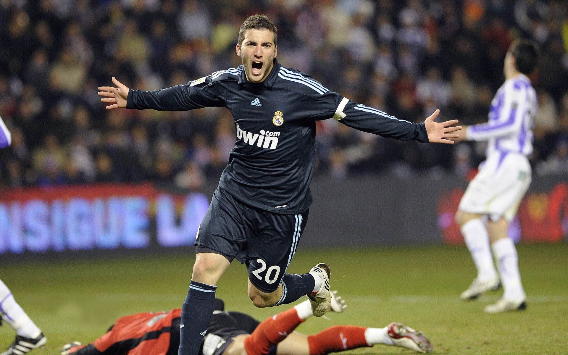 开云体育在线入口-明着黑？英超官方：VAR检查后，认为迈克尔基恩手臂处于合理位置，ufc迈克尔基耶萨